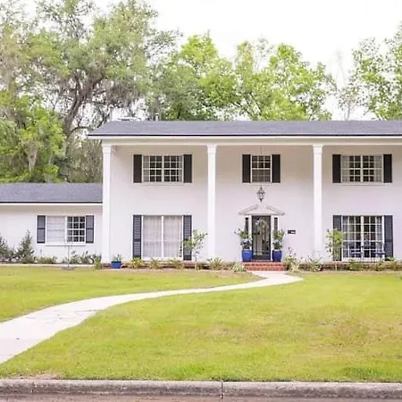 Coaches House - 2 Miles From Ben Griffin Stadium